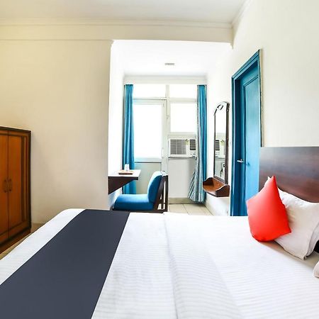 Capital O 48354 The Nest Neu-Delhi Exterior foto